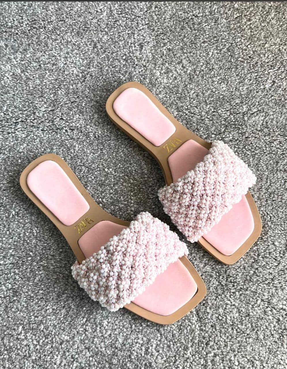 Pink casual ladies slippers